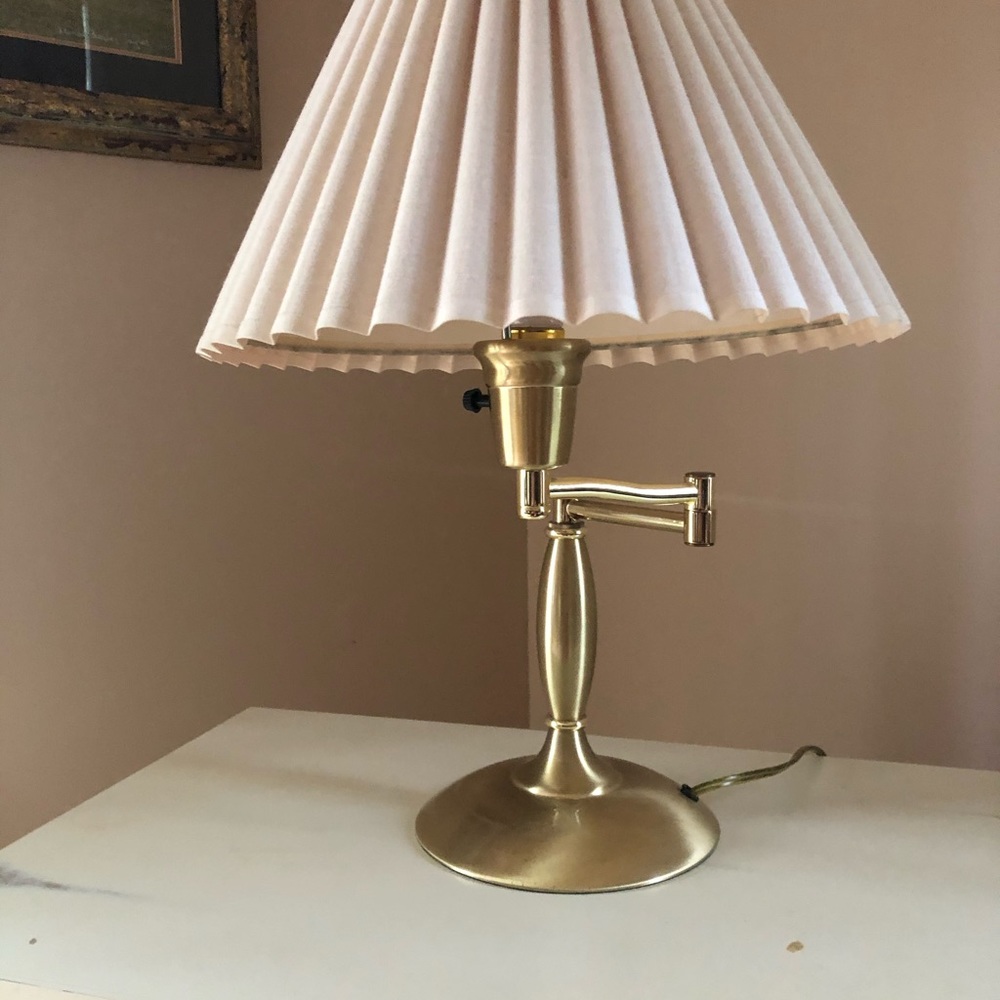 Lamp w shade
